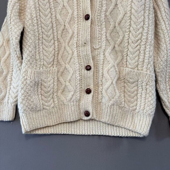 Hand Knit Aran Women’s Wool Sweater Button Up Style Size Small 100% New Wool - Picture 2 of 9